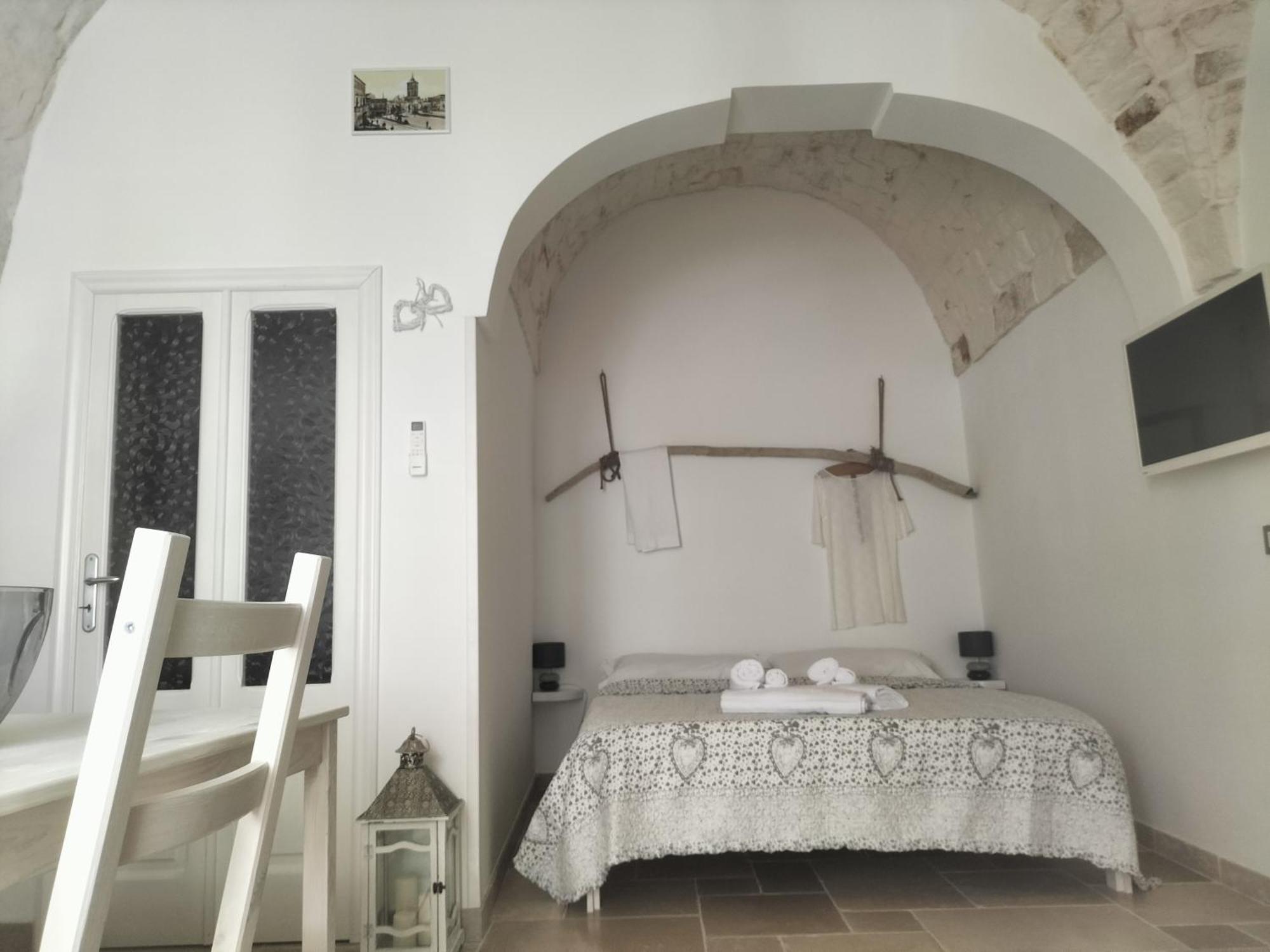 Le Tre Alcove Hotel Ceglie Messapica Exterior photo
